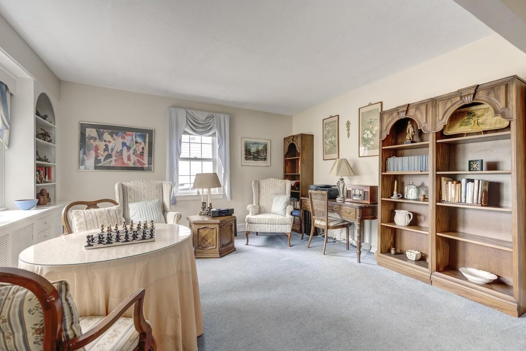 7 of 24 - 189 Meadowsweet Road, Mineola, NY