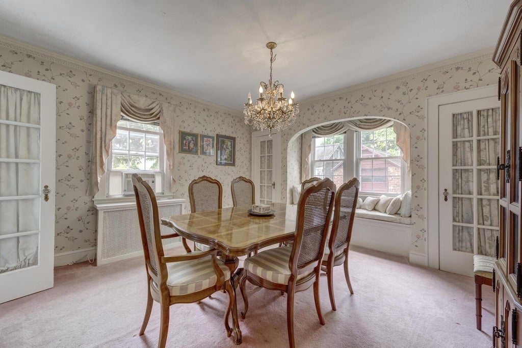 8 of 24 - 189 Meadowsweet Road, Mineola, NY