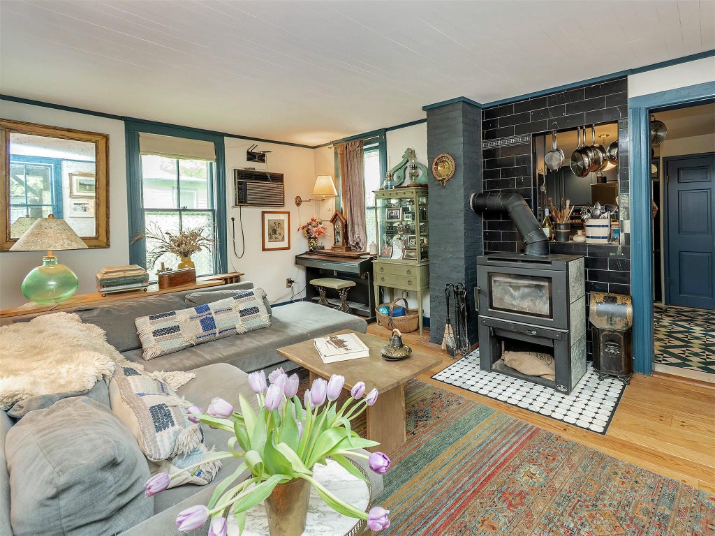 13 of 41 - 71 Park Place, Sea Cliff, NY