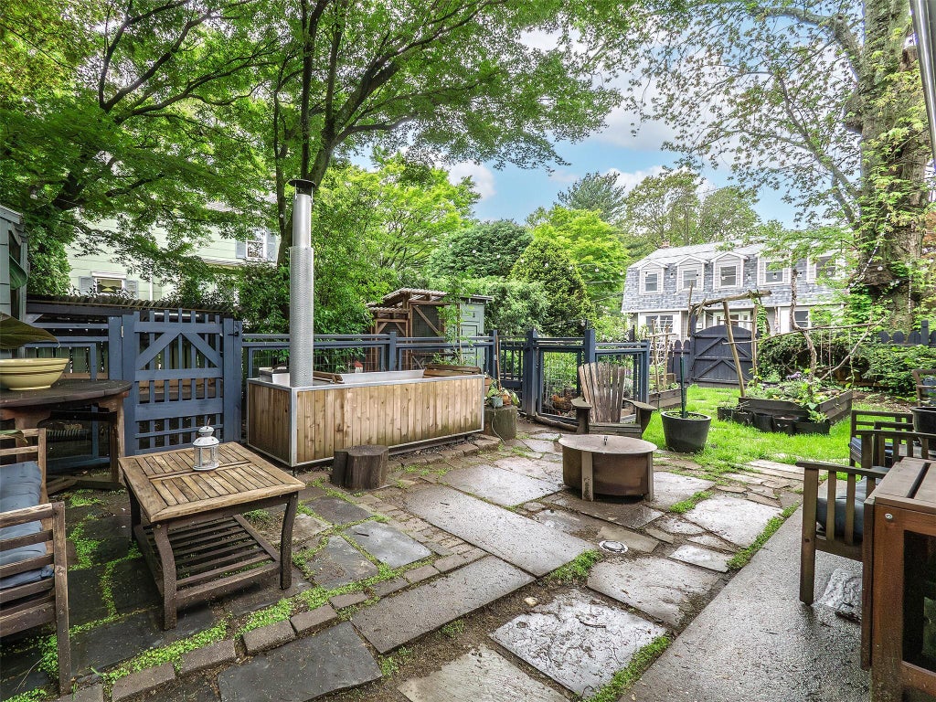 31 of 41 - 71 Park Place, Sea Cliff, NY