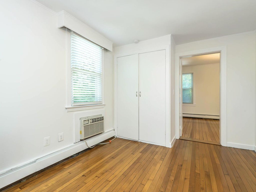 13 of 38 - 8 Glen Avenue, Sea Cliff, NY