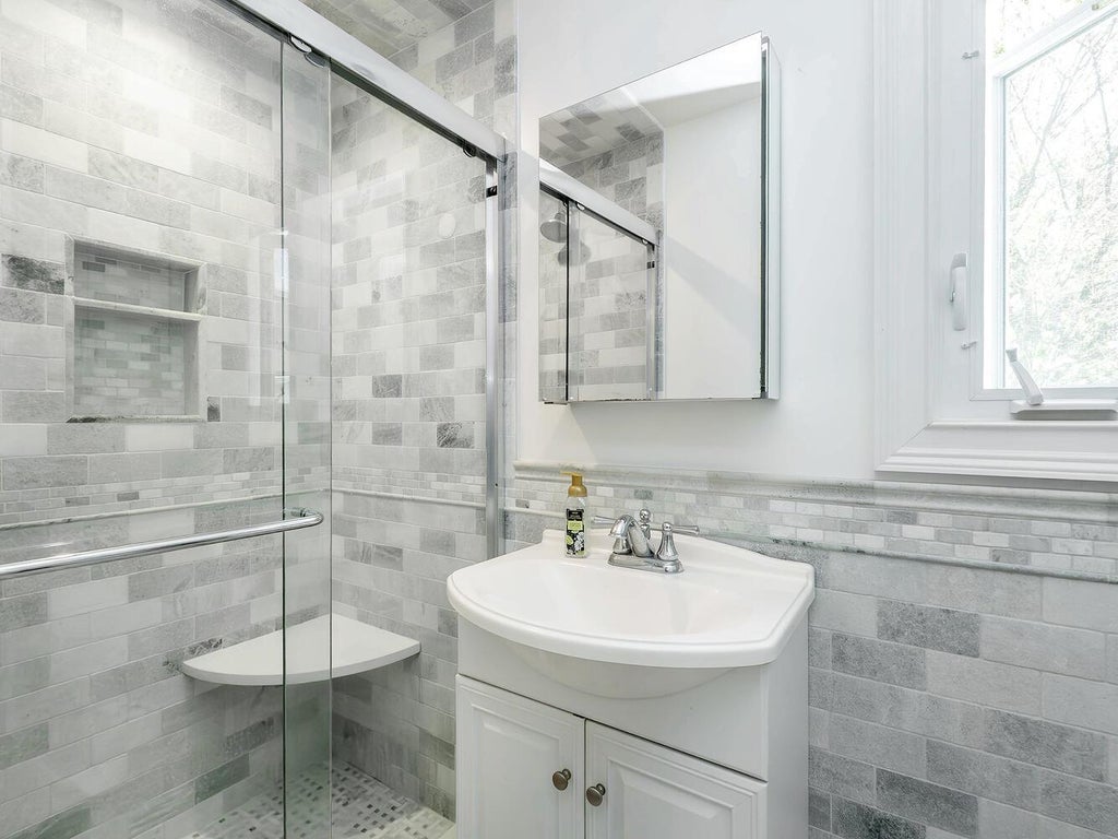15 of 38 - 8 Glen Avenue, Sea Cliff, NY