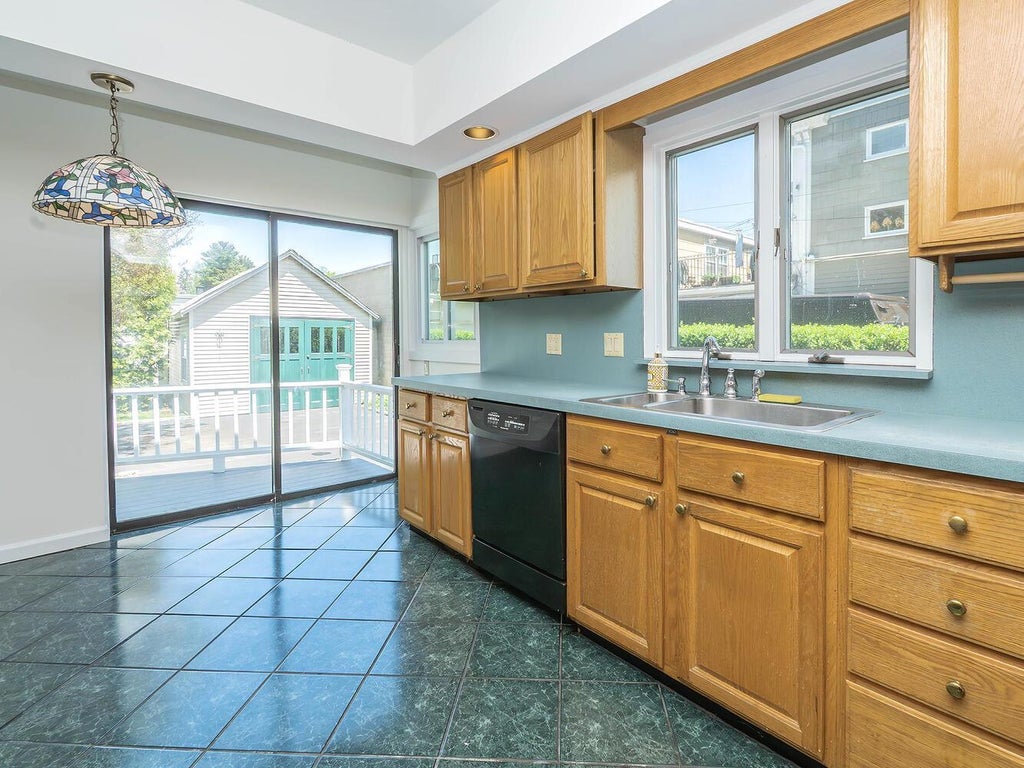 19 of 38 - 8 Glen Avenue, Sea Cliff, NY