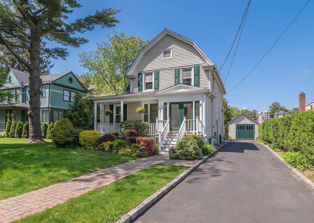 2 of 38 - 8 Glen Avenue, Sea Cliff, NY