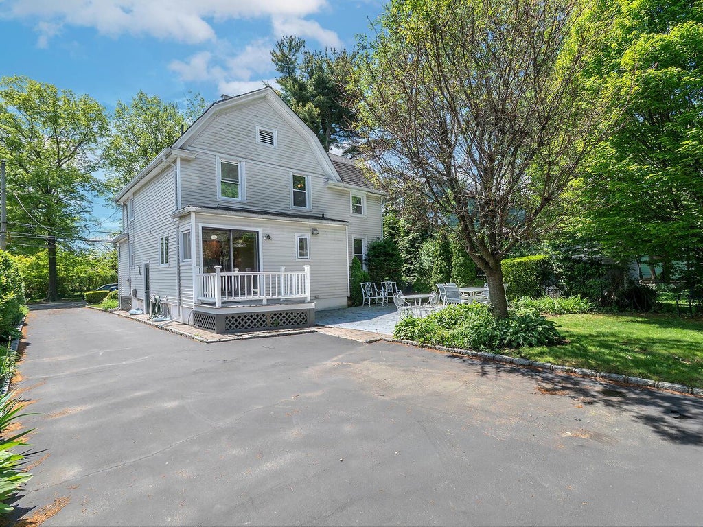 31 of 38 - 8 Glen Avenue, Sea Cliff, NY