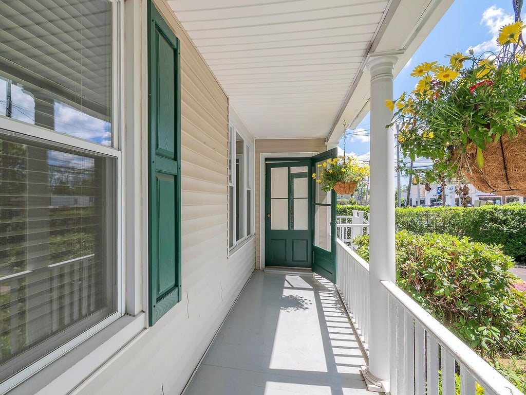 4 of 38 - 8 Glen Avenue, Sea Cliff, NY