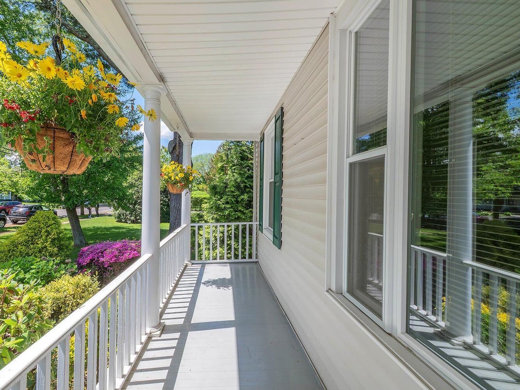 5 of 38 - 8 Glen Avenue, Sea Cliff, NY