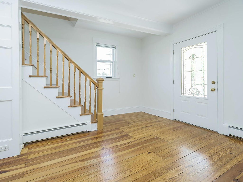 6 of 38 - 8 Glen Avenue, Sea Cliff, NY