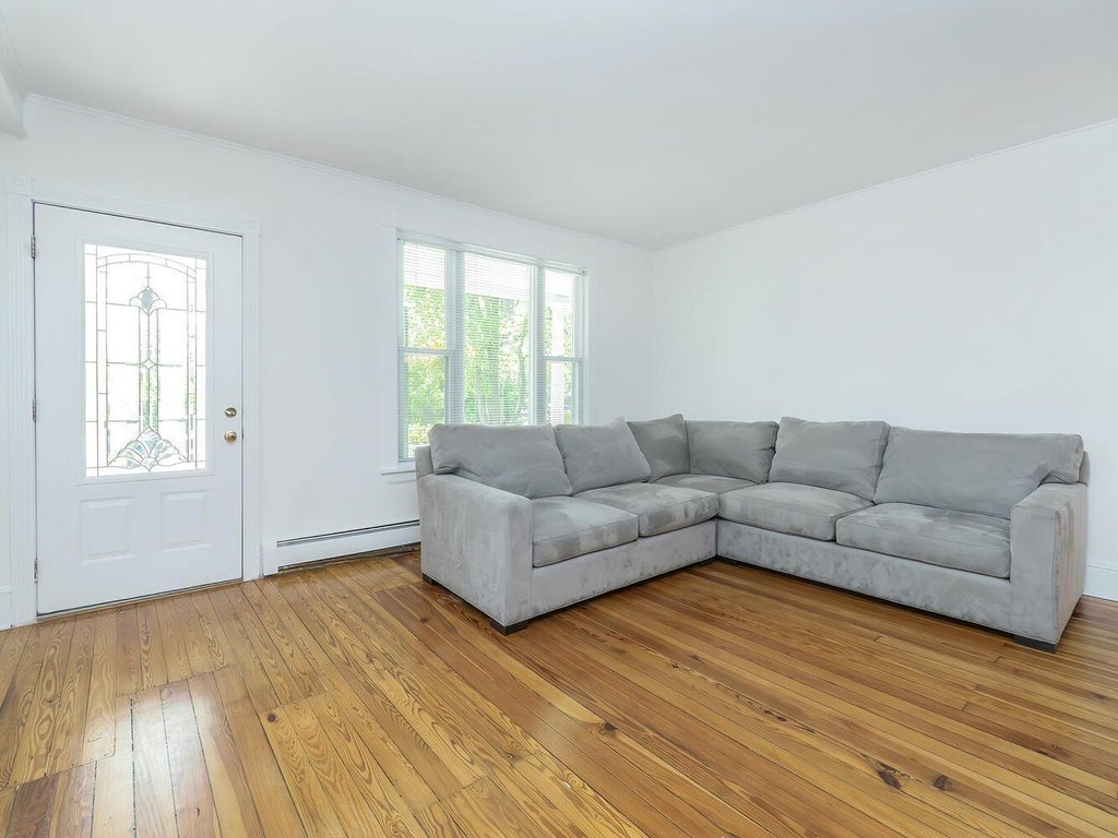 7 of 38 - 8 Glen Avenue, Sea Cliff, NY