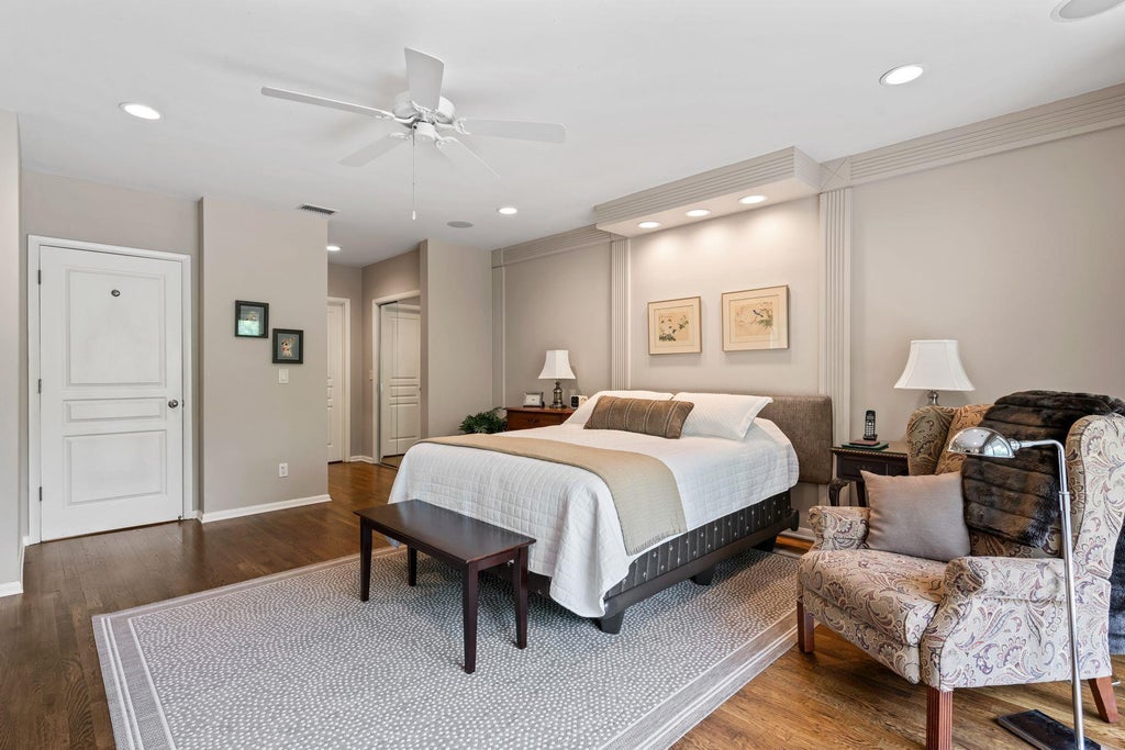 16 of 29 - 6 Insbrook Court, Huntington, NY