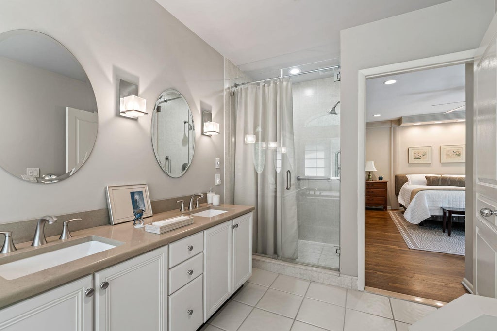 18 of 29 - 6 Insbrook Court, Huntington, NY