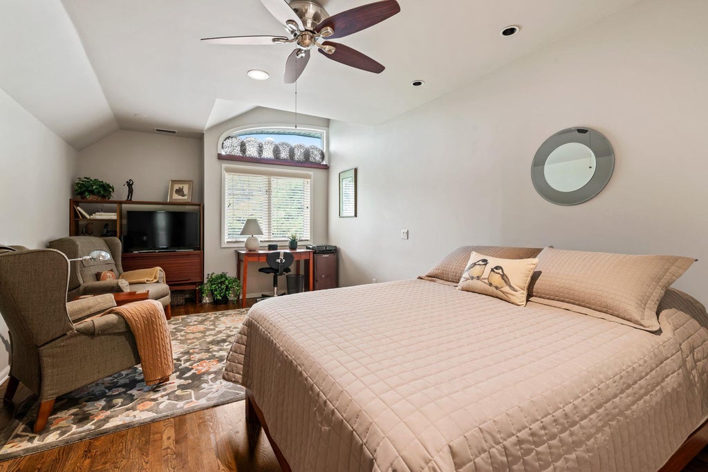 19 of 29 - 6 Insbrook Court, Huntington, NY