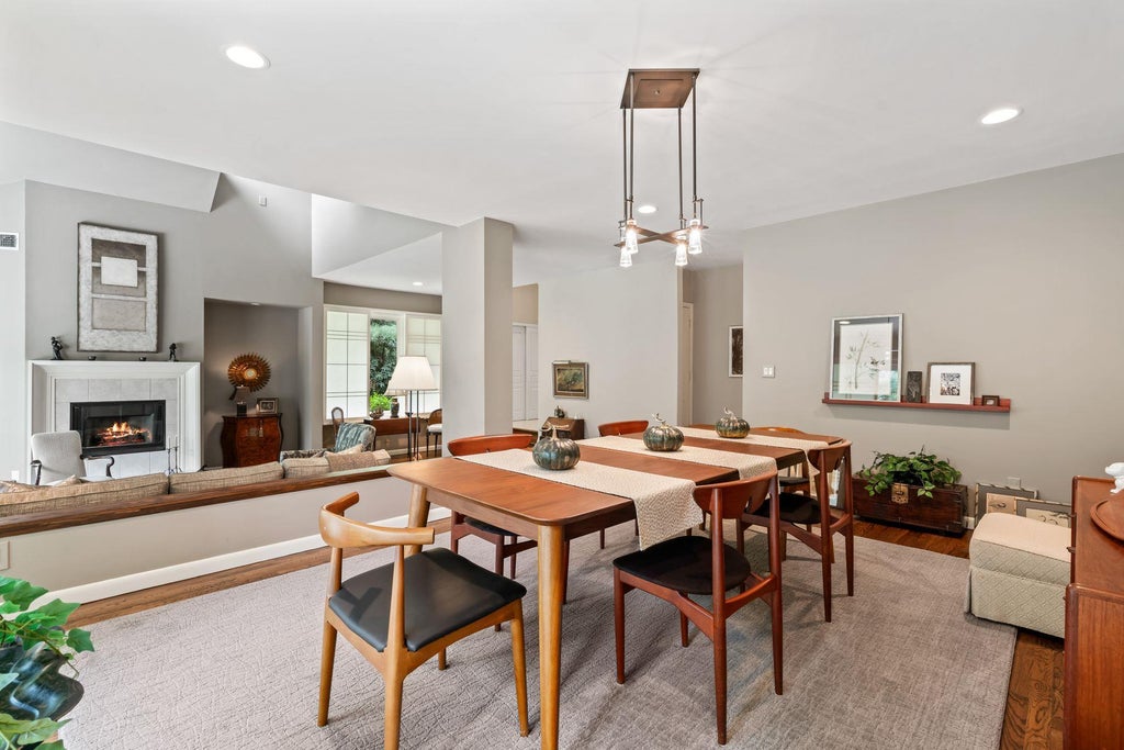 7 of 29 - 6 Insbrook Court, Huntington, NY