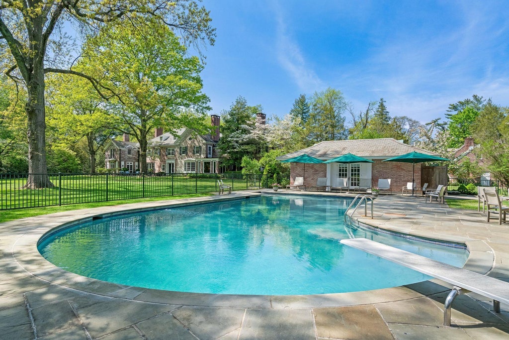 28 of 37 - 11 Meadow Spring Road, Glen Cove, NY