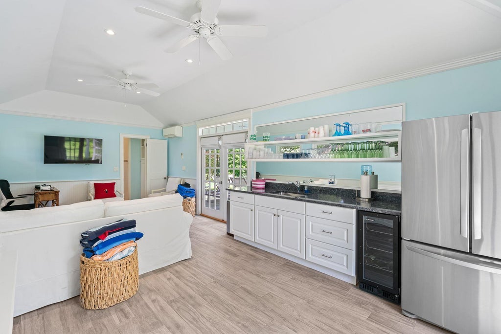 29 of 37 - 11 Meadow Spring Road, Glen Cove, NY