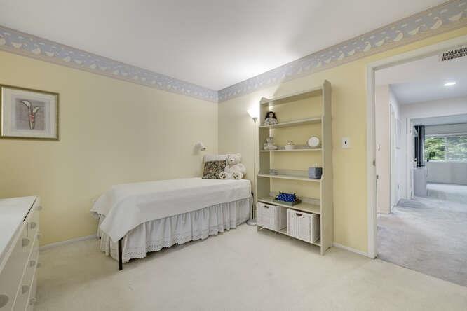 17 of 30 - 141 Southgate Drive, Massapequa Park, NY