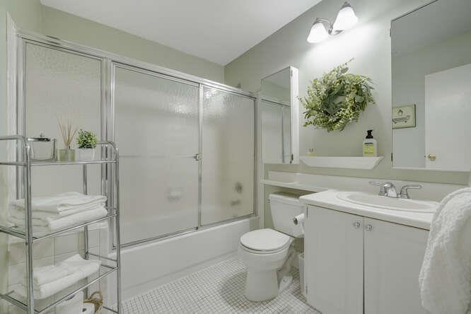 21 of 30 - 141 Southgate Drive, Massapequa Park, NY