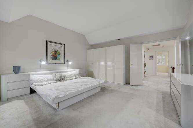 25 of 30 - 141 Southgate Drive, Massapequa Park, NY