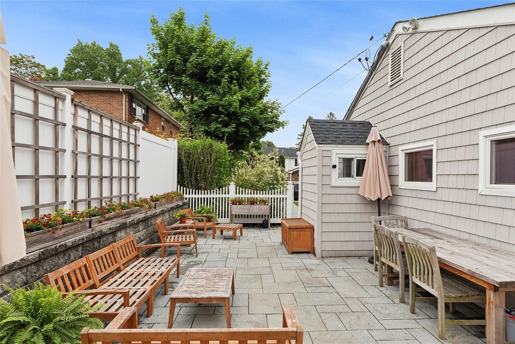 11 of 18 - 3 Spruce Lane, Glen Cove, NY