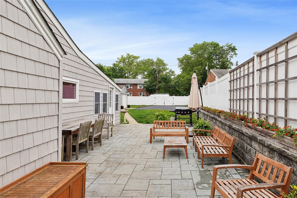 12 of 18 - 3 Spruce Lane, Glen Cove, NY
