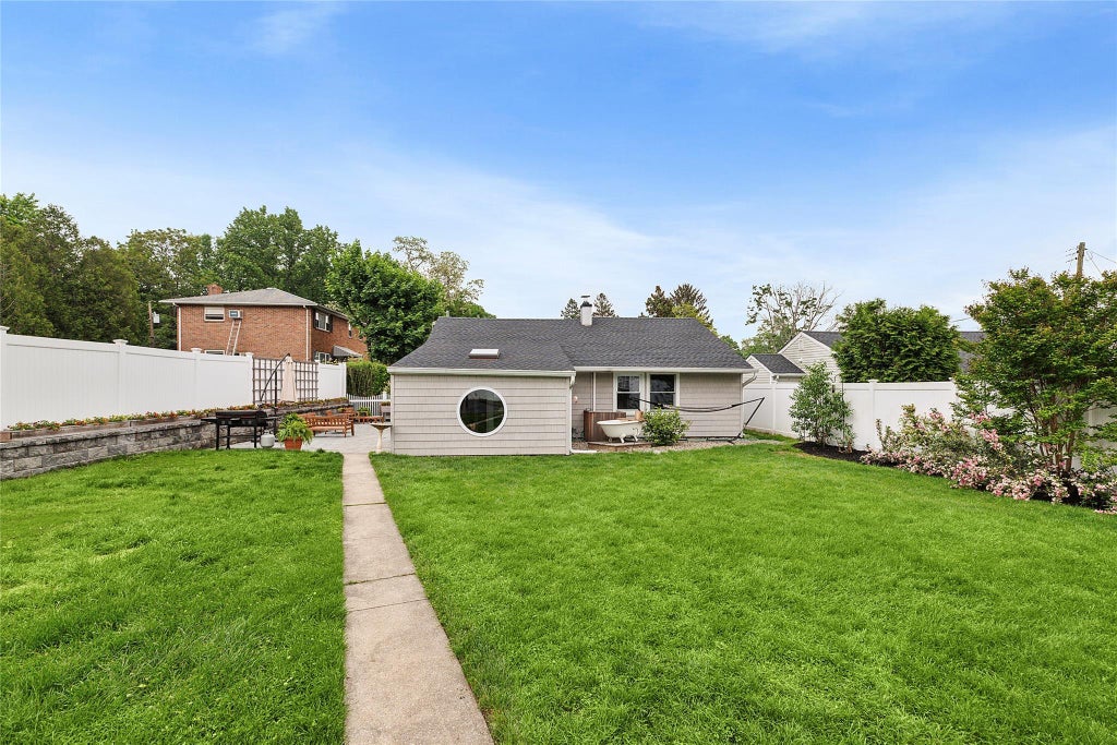 13 of 18 - 3 Spruce Lane, Glen Cove, NY