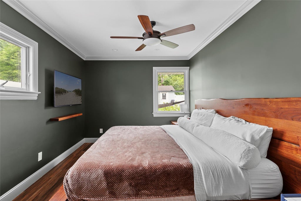 6 of 18 - 3 Spruce Lane, Glen Cove, NY