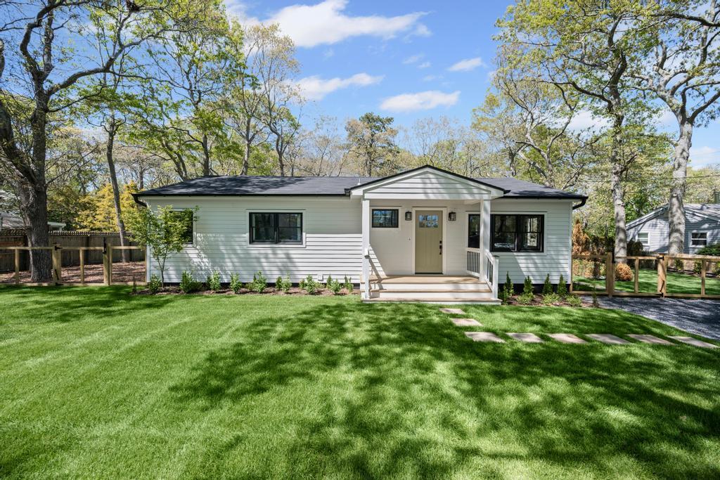 1 of 29 - 10 Shinnecock Lane, Hampton Bays, NY