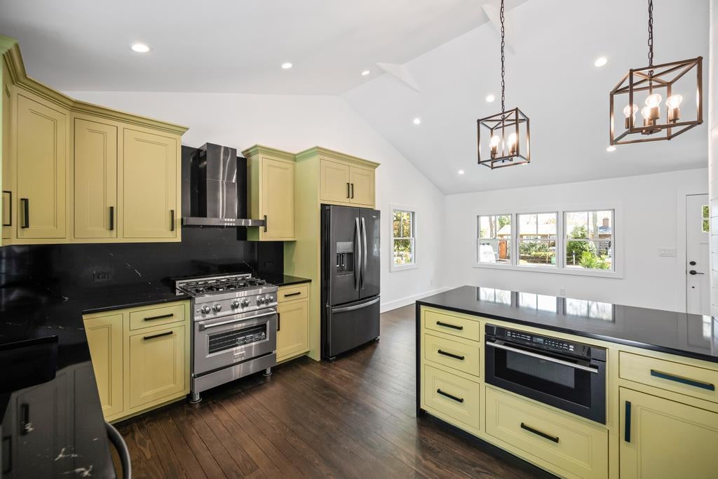 11 of 29 - 10 Shinnecock Lane, Hampton Bays, NY