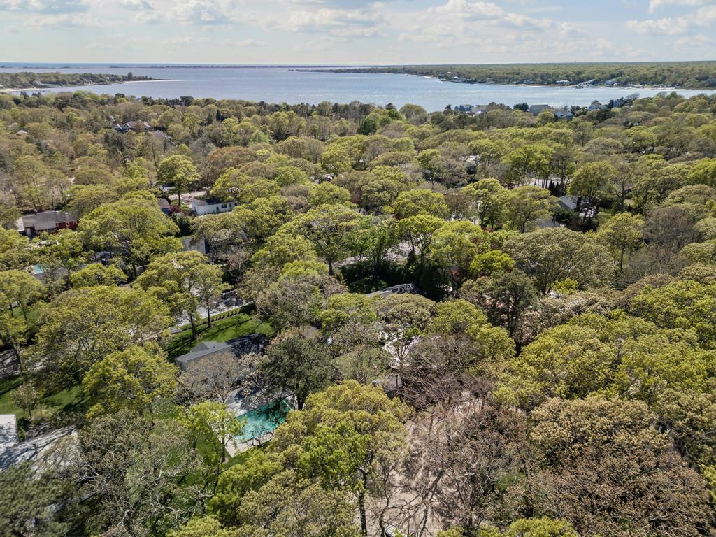 26 of 29 - 10 Shinnecock Lane, Hampton Bays, NY