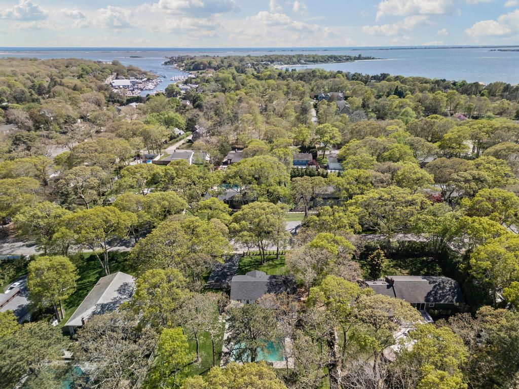 28 of 29 - 10 Shinnecock Lane, Hampton Bays, NY