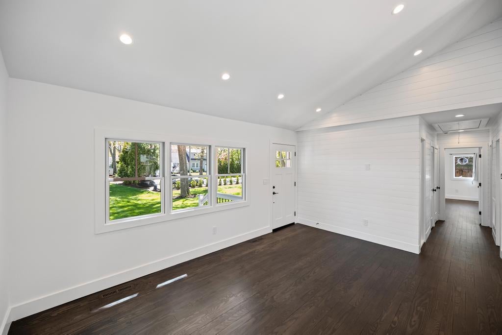 6 of 29 - 10 Shinnecock Lane, Hampton Bays, NY
