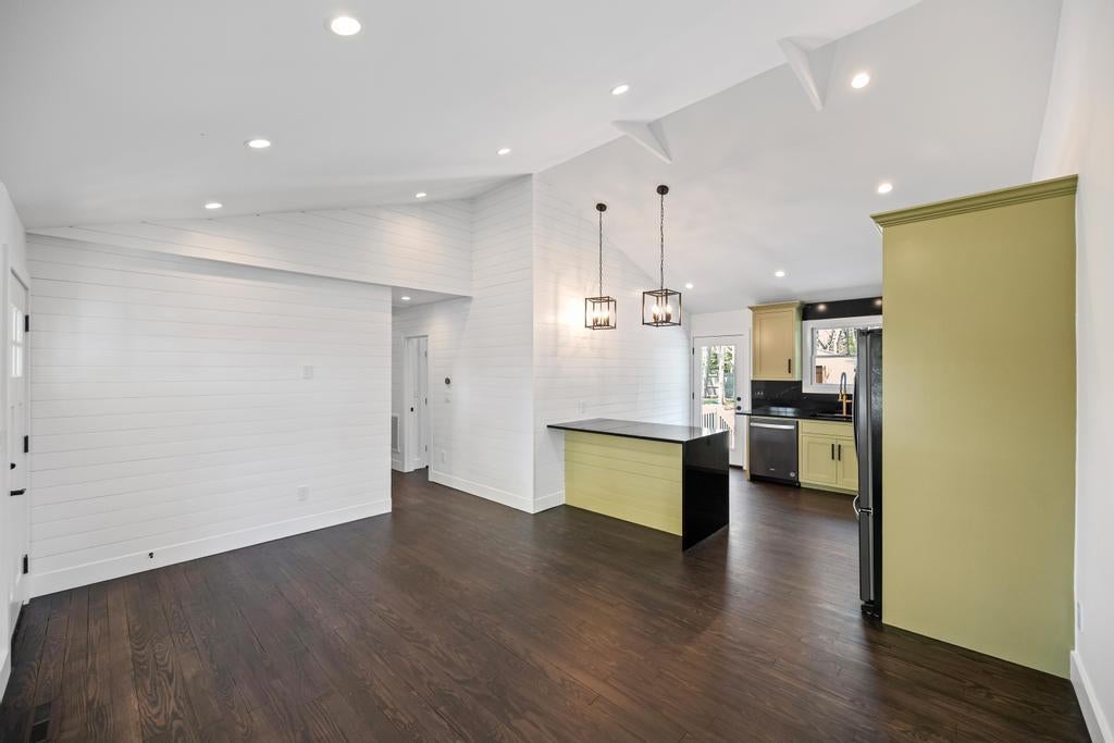 7 of 29 - 10 Shinnecock Lane, Hampton Bays, NY