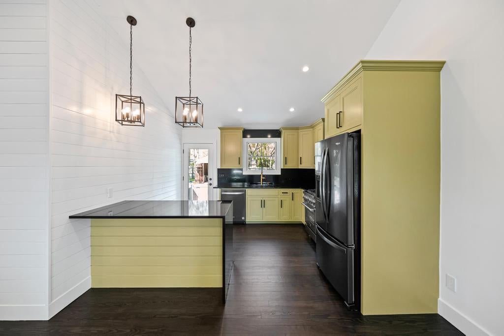 8 of 29 - 10 Shinnecock Lane, Hampton Bays, NY