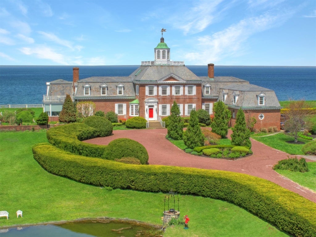 1 of 35 - 2 Wallis Lane, Nissequogue, NY