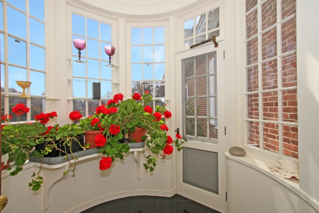 13 of 35 - 2 Wallis Lane, Nissequogue, NY