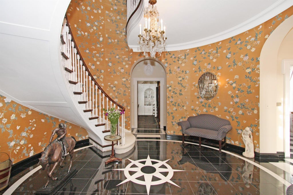16 of 35 - 2 Wallis Lane, Nissequogue, NY