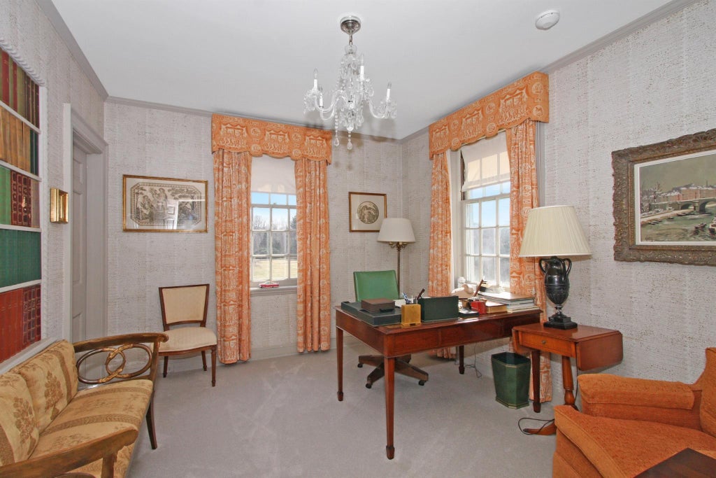 22 of 35 - 2 Wallis Lane, Nissequogue, NY