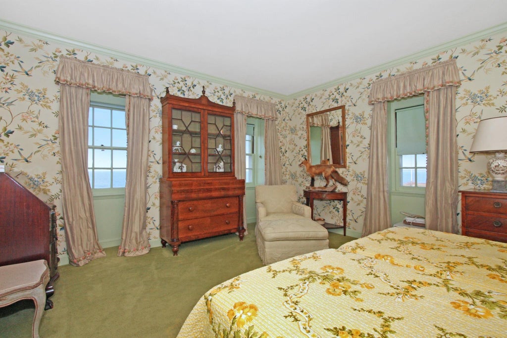 24 of 35 - 2 Wallis Lane, Nissequogue, NY