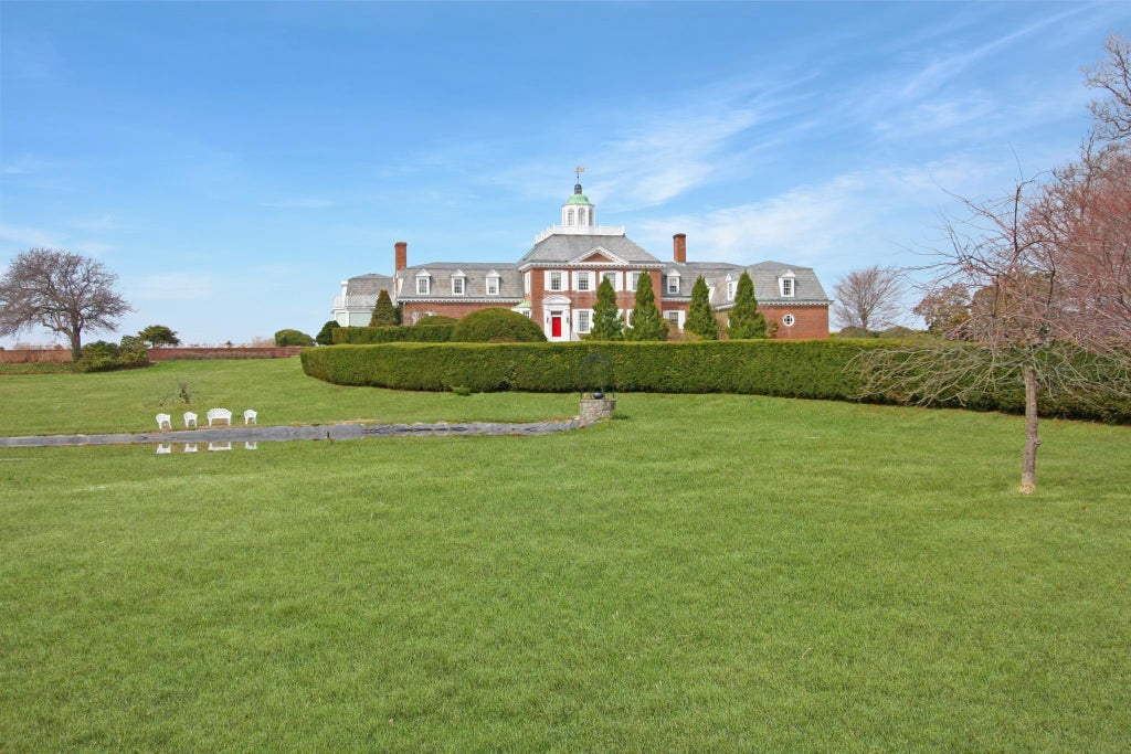 32 of 35 - 2 Wallis Lane, Nissequogue, NY