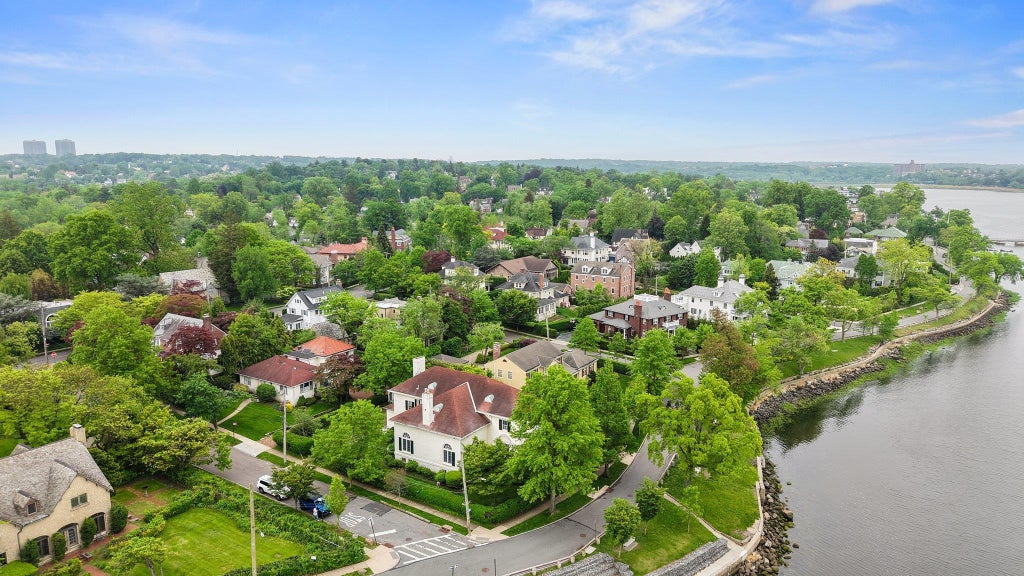 10-08 Shore Road, Douglaston