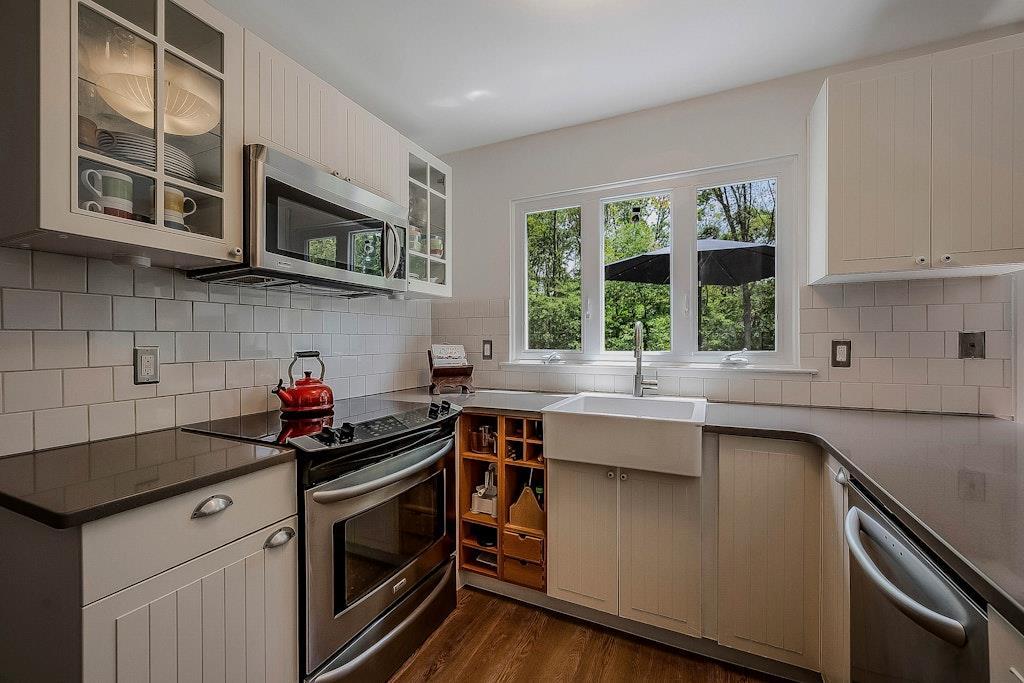 9 of 37 - 81 Patricia Lane, South Setauket, NY