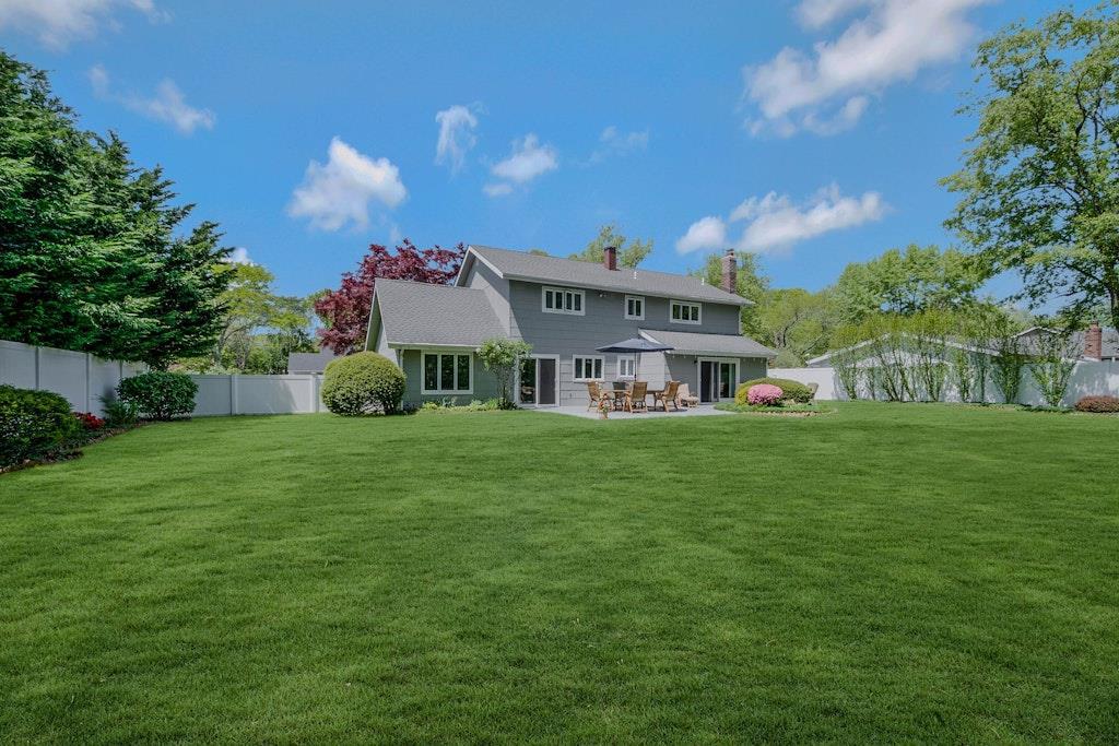 27 of 37 - 81 Patricia Lane, South Setauket, NY
