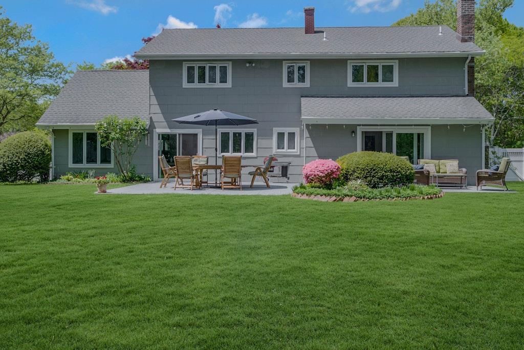 28 of 37 - 81 Patricia Lane, South Setauket, NY