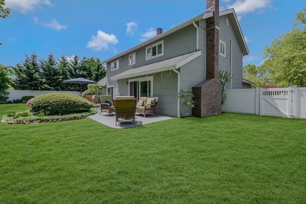 29 of 37 - 81 Patricia Lane, South Setauket, NY