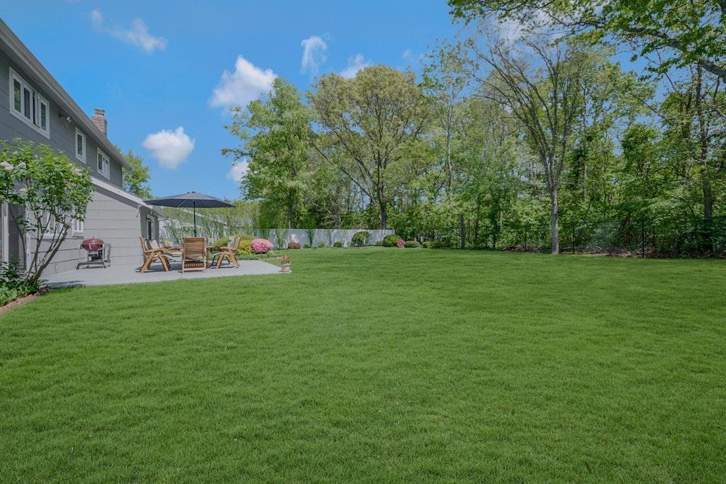 36 of 37 - 81 Patricia Lane, South Setauket, NY