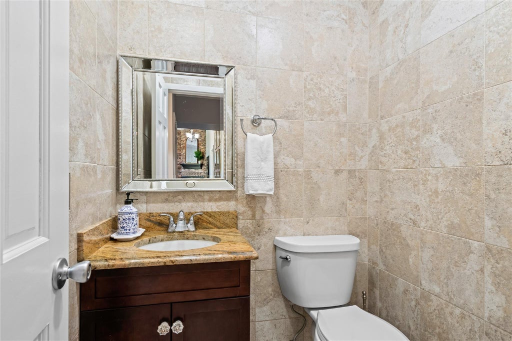 17 of 40 - 69 Bay Avenue # B, Huntington, NY