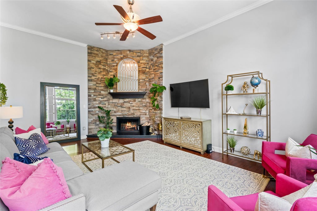 2 of 40 - 69 Bay Avenue # B, Huntington, NY