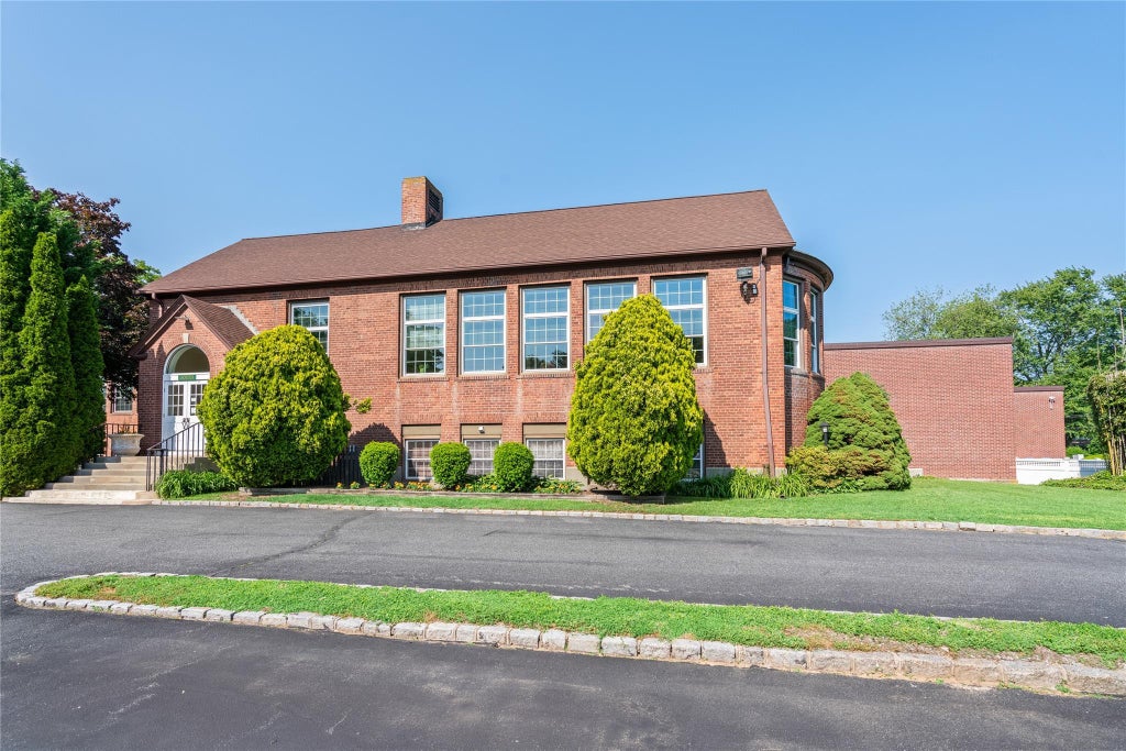 30 of 40 - 69 Bay Avenue # B, Huntington, NY