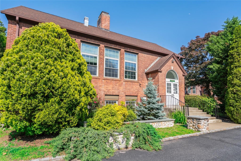31 of 40 - 69 Bay Avenue # B, Huntington, NY