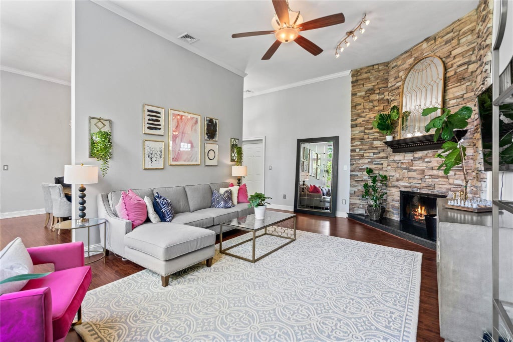 8 of 40 - 69 Bay Avenue # B, Huntington, NY